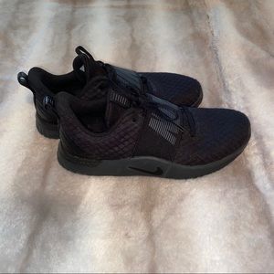 Nike women’s gym shoes